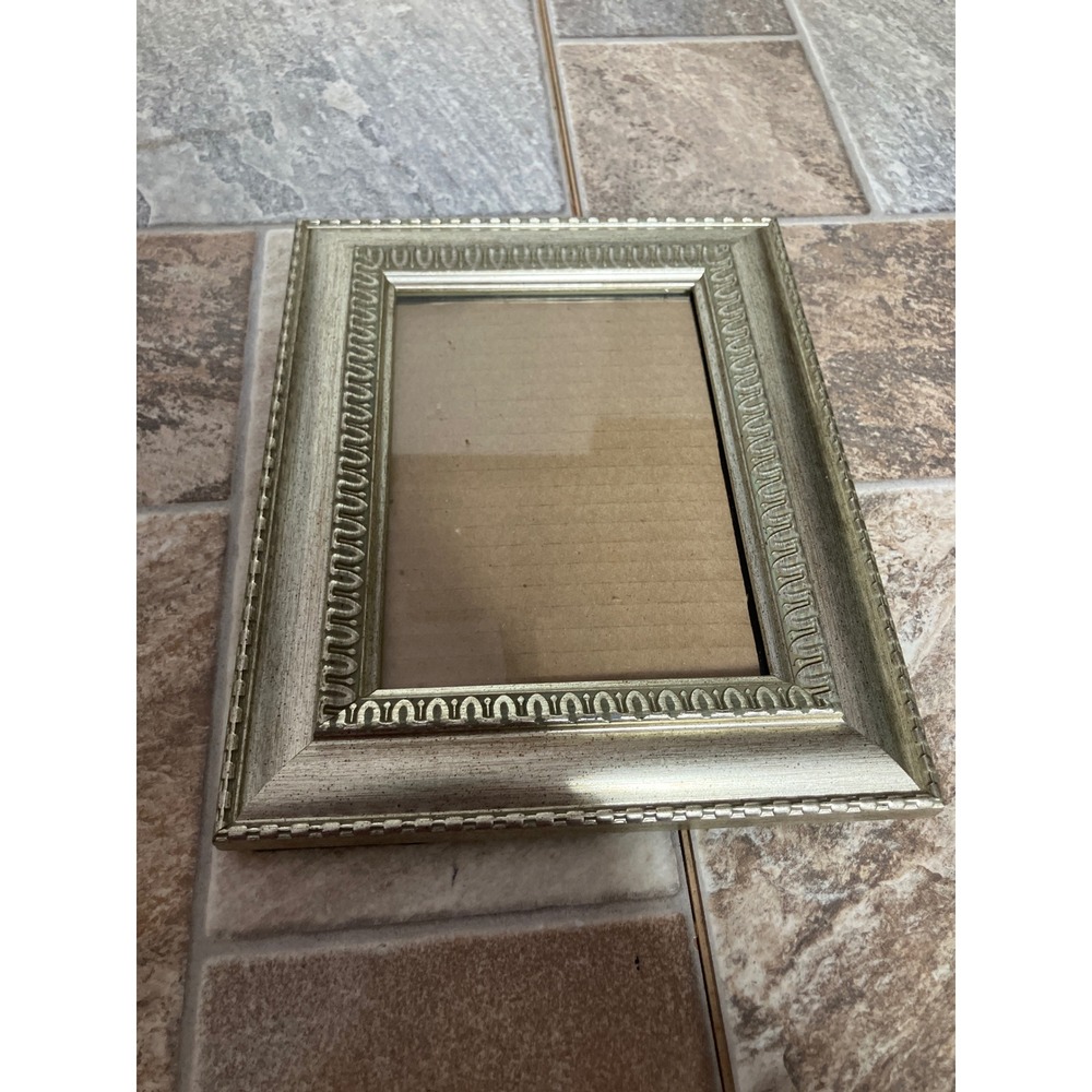 Ornate Champagne Gold 5x7 Picture Frame Scalloped Beaded Border Velvet Back